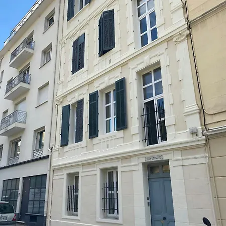 Paulette Mezzanine - 500m From The Apartment