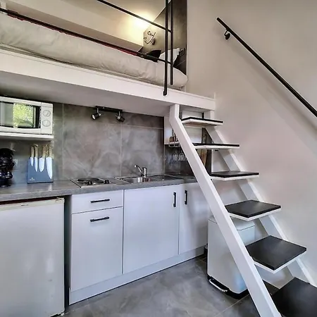 Paulette Mezzanine - 500m From The *