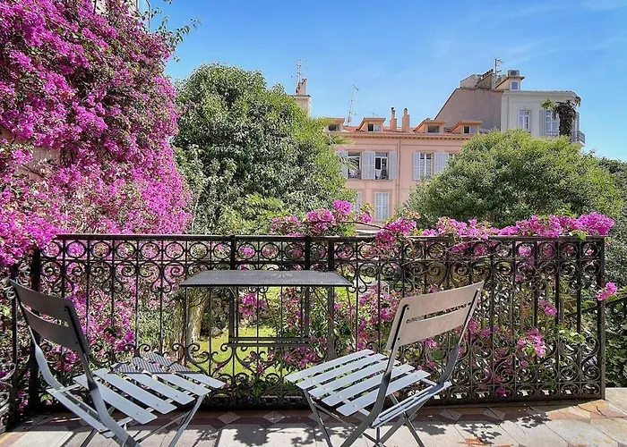 Paulette Mezzanine - 500m From The דירה