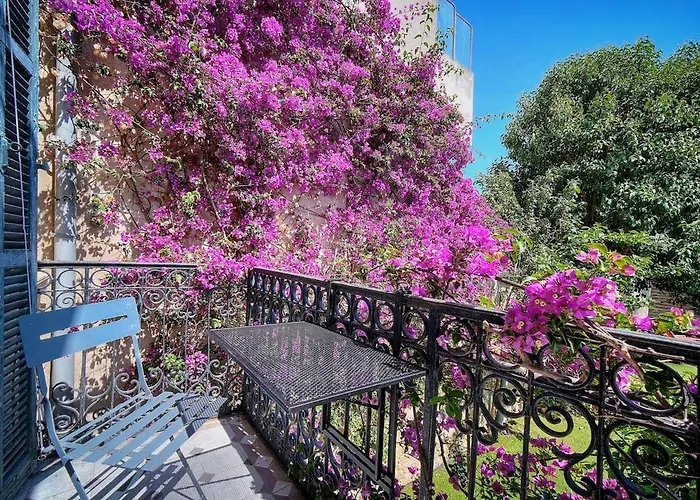 Paulette Mezzanine - 500m From The * קאן